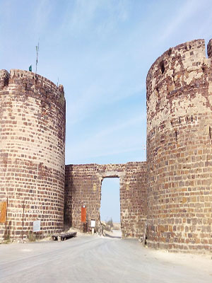 LAKHPAT FORT